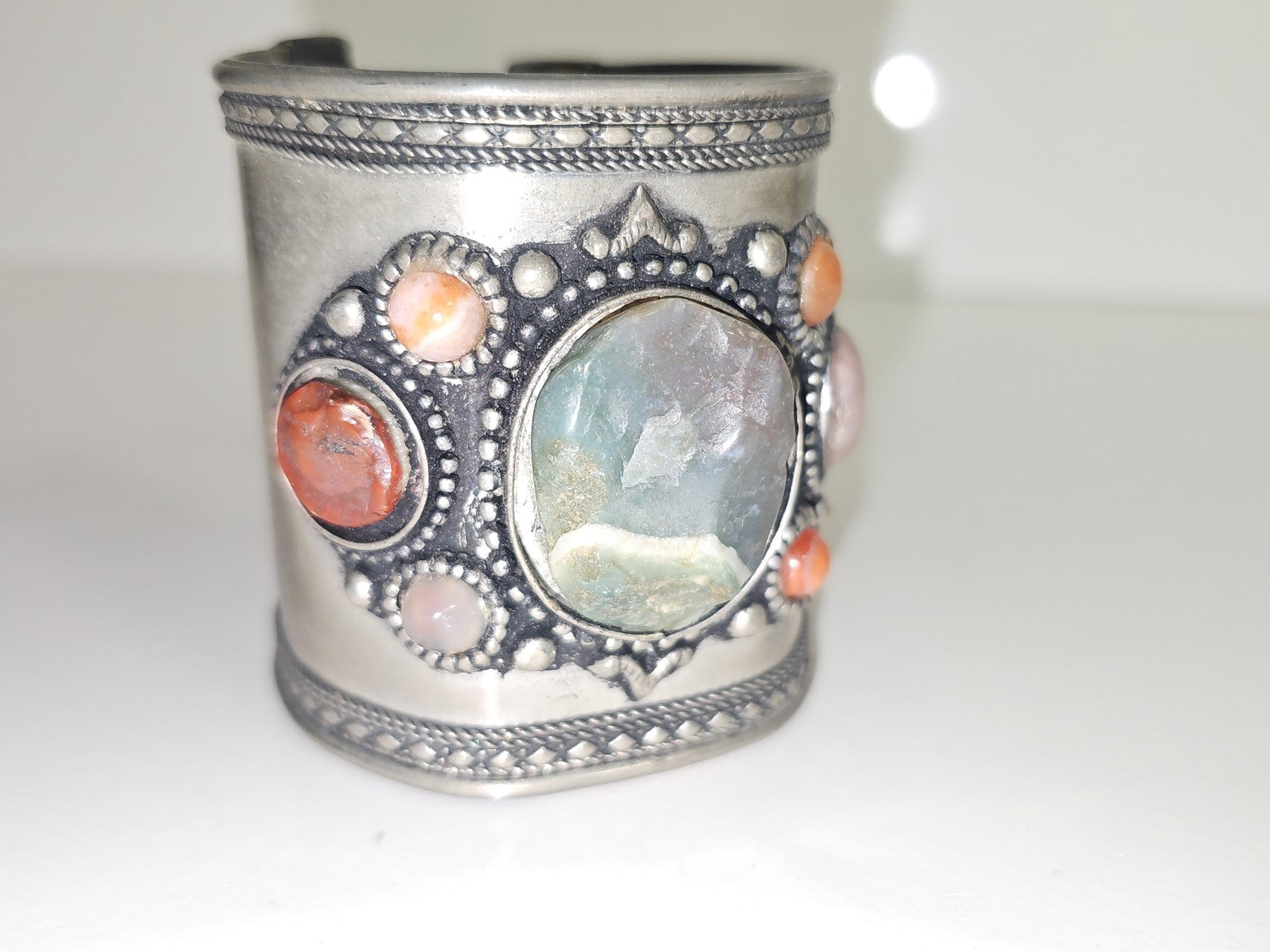 Bracelet manchette rétro ancien plaqué argent avec pierres décoratives collectio
