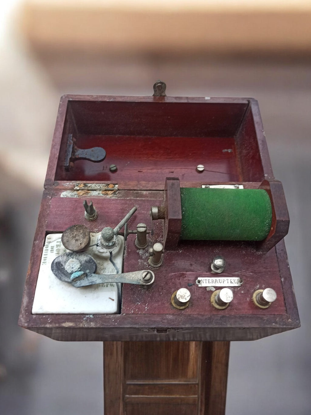 Appareil pile médicale ancienne interrupteur coffret bois vintage rétro déco
