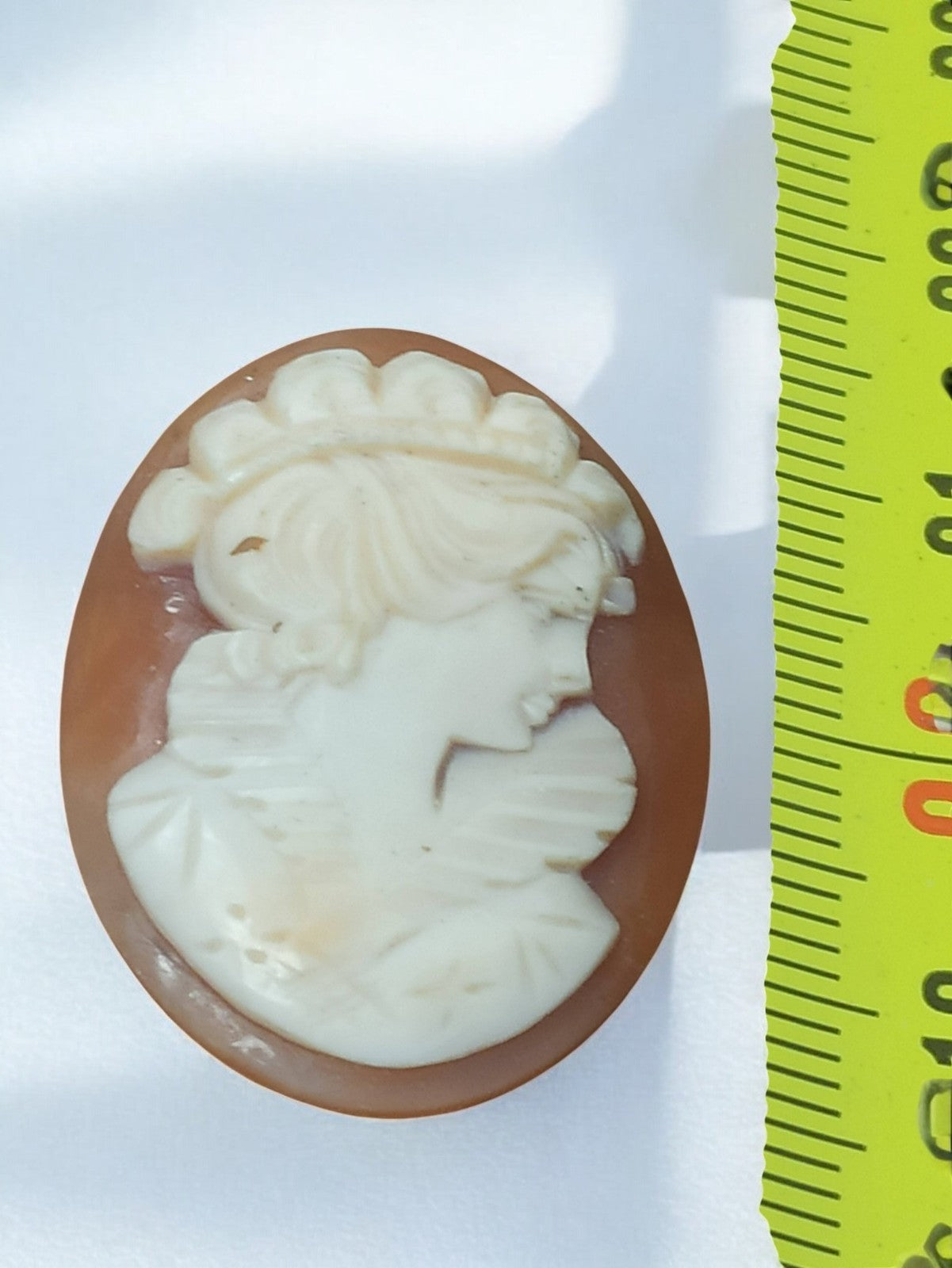 Camée ancien début XXe médaillon vintage ovale profil femme rétro bijou