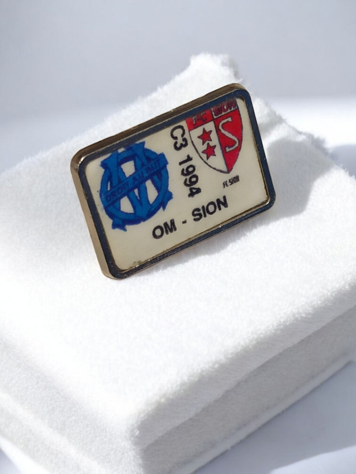Pin's vintage OM Sion 1994 C3 badge ancien Olympique de Marseille foot