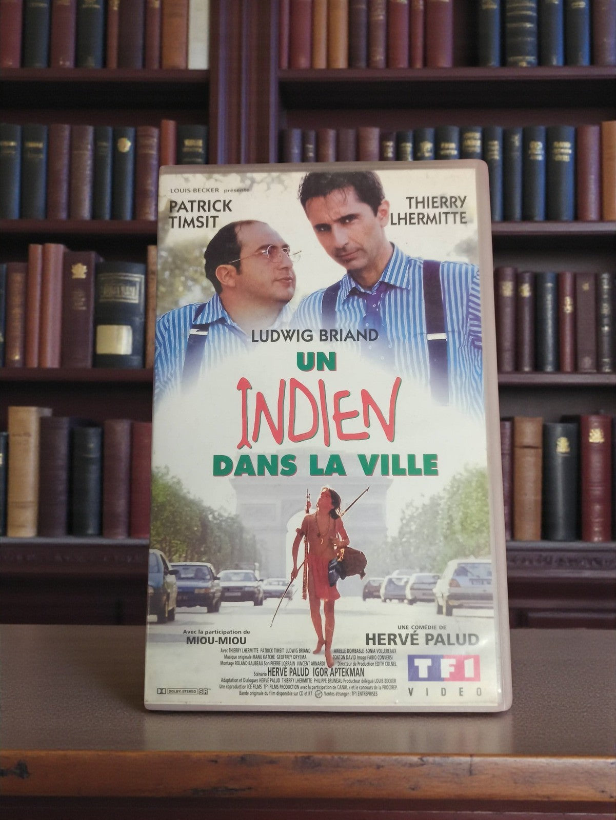 Cassette VHS Un Indien dans la Ville film comédie française rétro TF1
