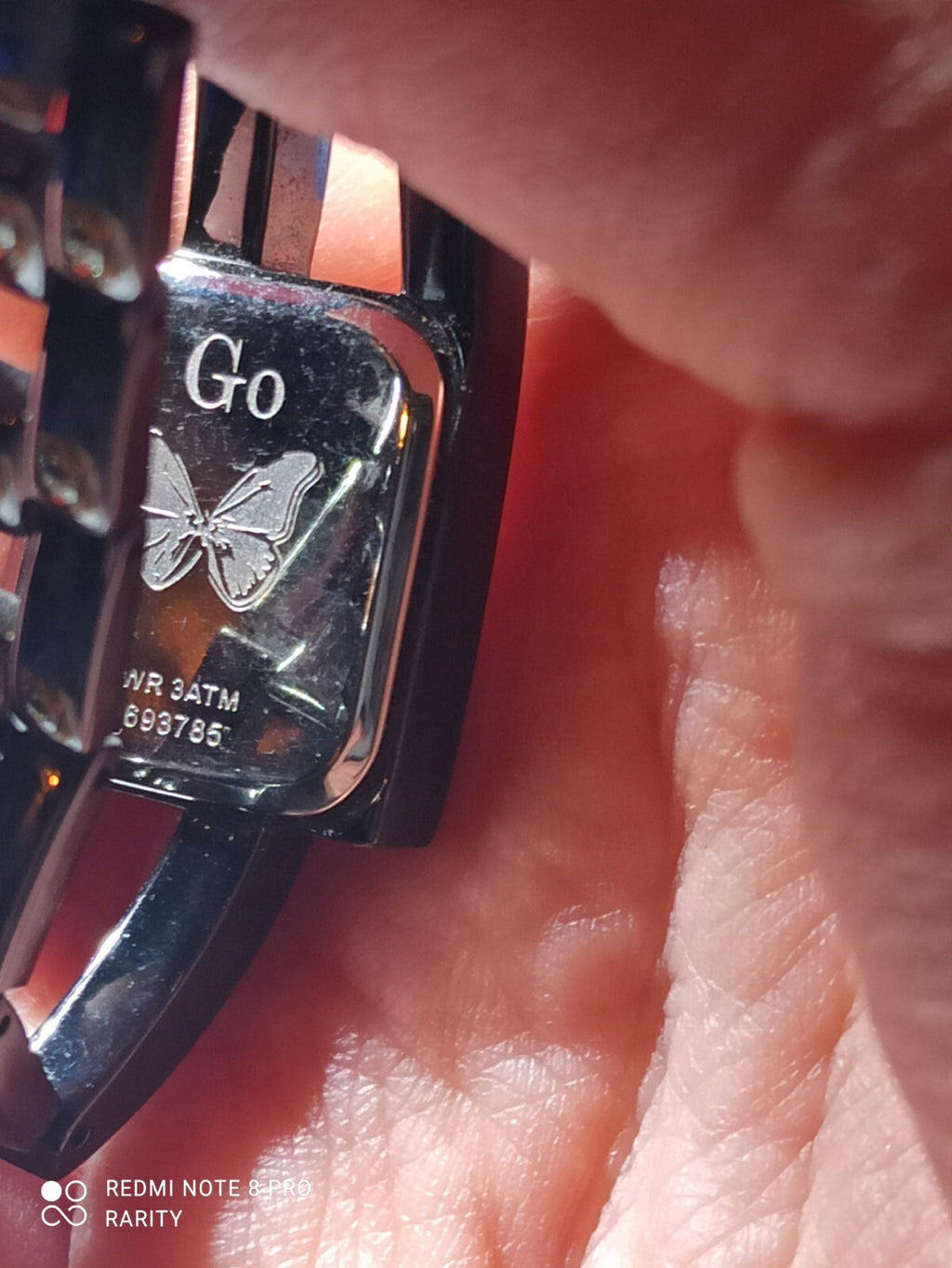 Montre vintage Go noire numérotée, bracelet large, à réparer, pour pièces