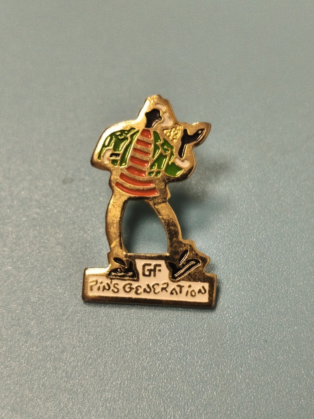 Vintage pin's Pins Generation GF émaillé personnage coloré collection (Ref 14)