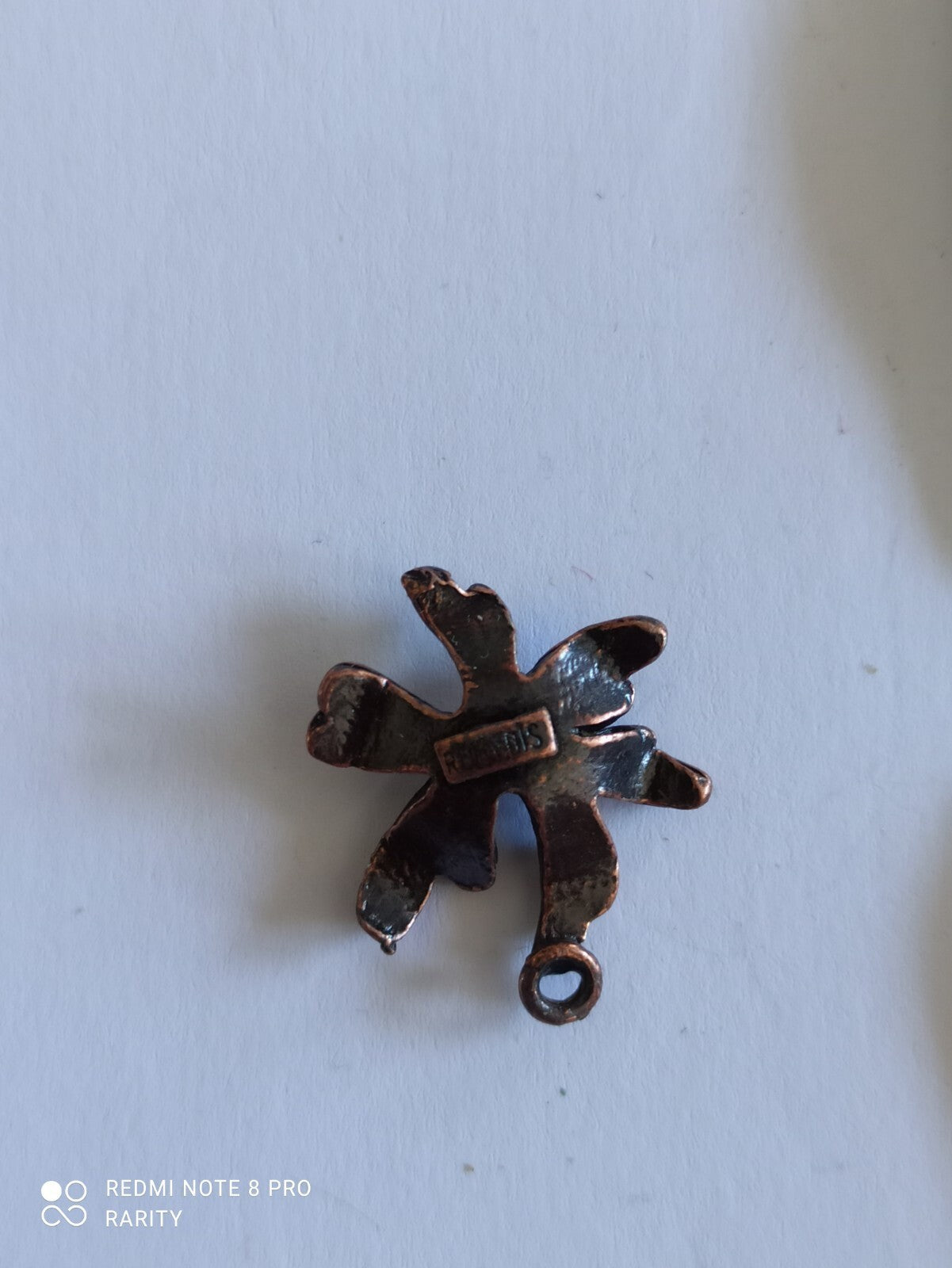 Pendentif vintage Remy Dis Paris fleur cuivre émaillé strass orange années 80