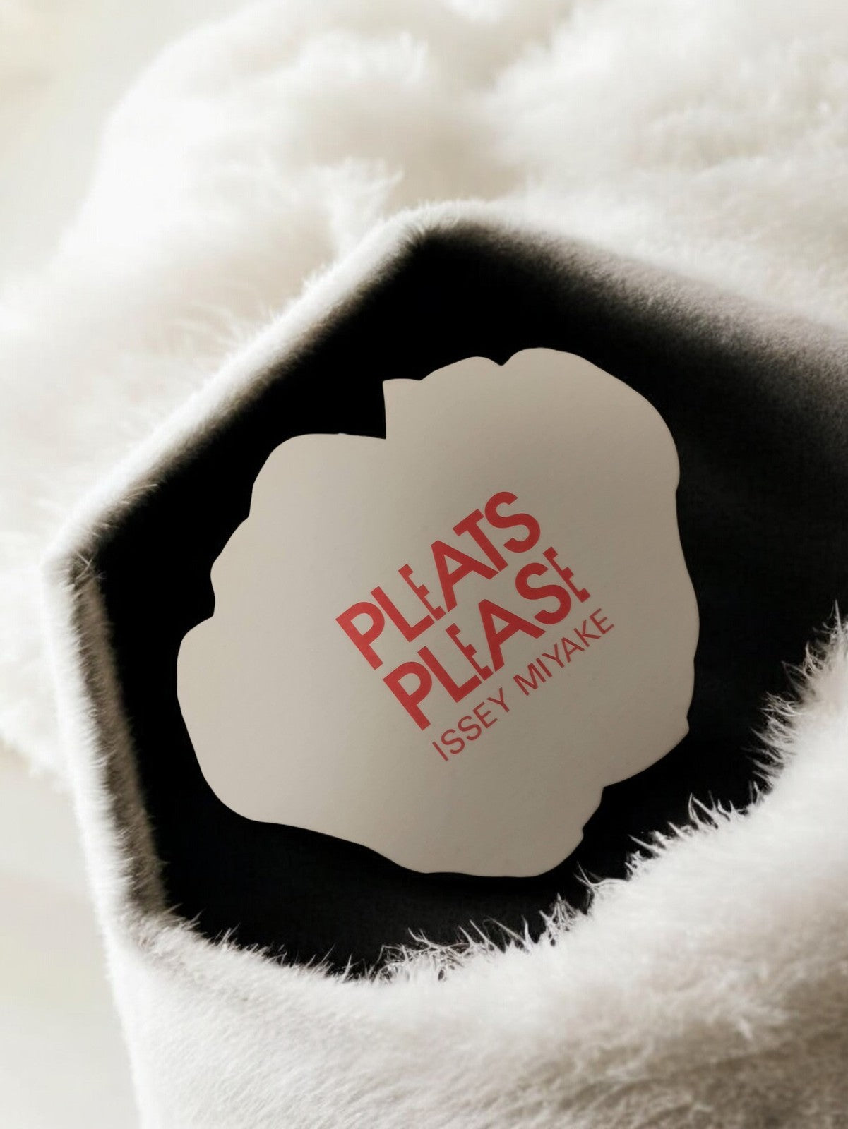 Carte publicitaire parfum PLÈATS PLÈASE Issey Miyake vintage forme fleur déco