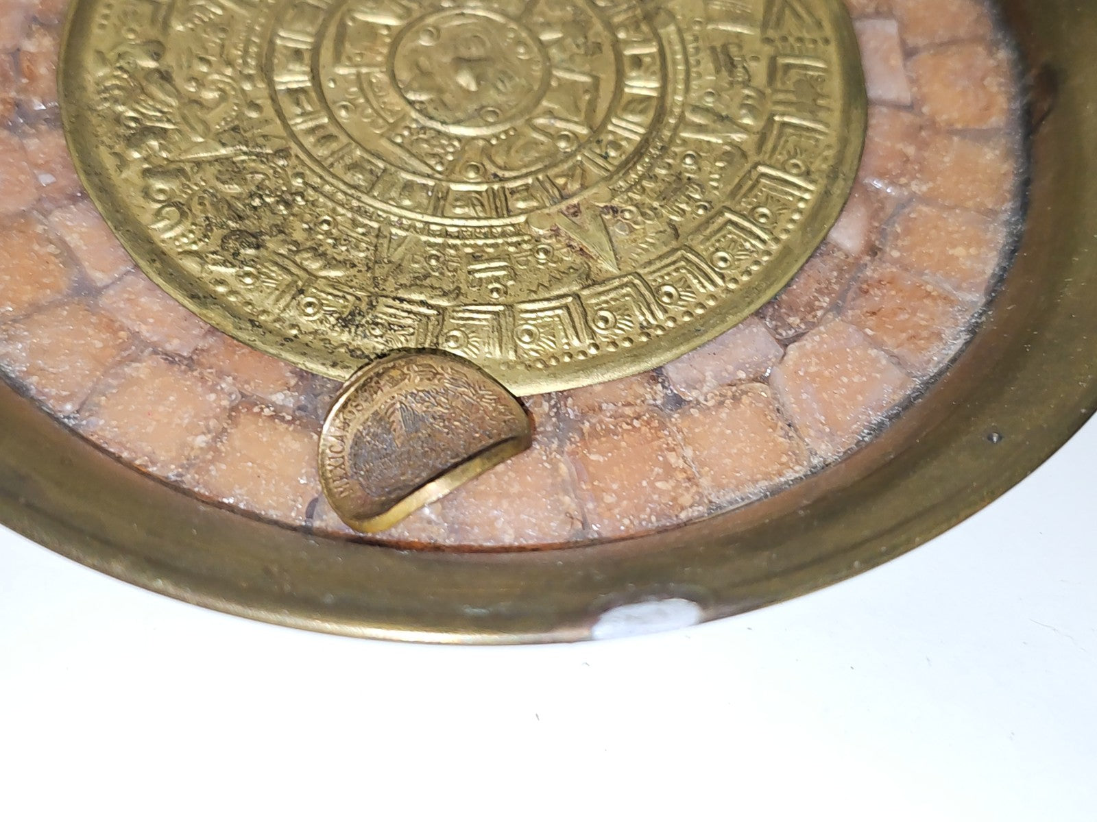 Ancien cendrier vintage en bronze ou laiton signé Ancienne petit format collecti