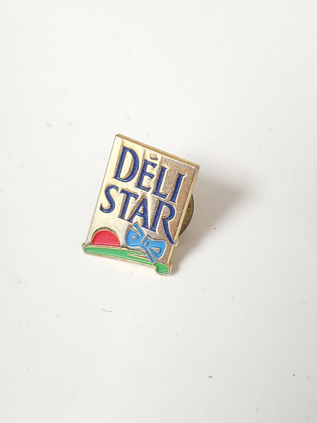 Pin's rétro ancien Deli Star, badge vintage collection années 80 90 rare