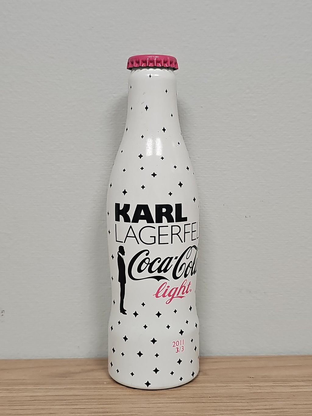 Bouteille Coca Cola pleine édition Karl Lagerfeld design unique, objet décoratif