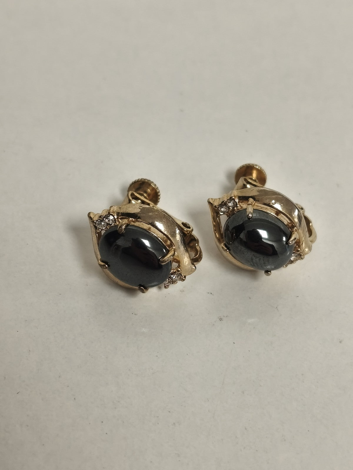 Paire boucles d?oreilles plaqué or et hématite, élégantes, bijou femme occasion