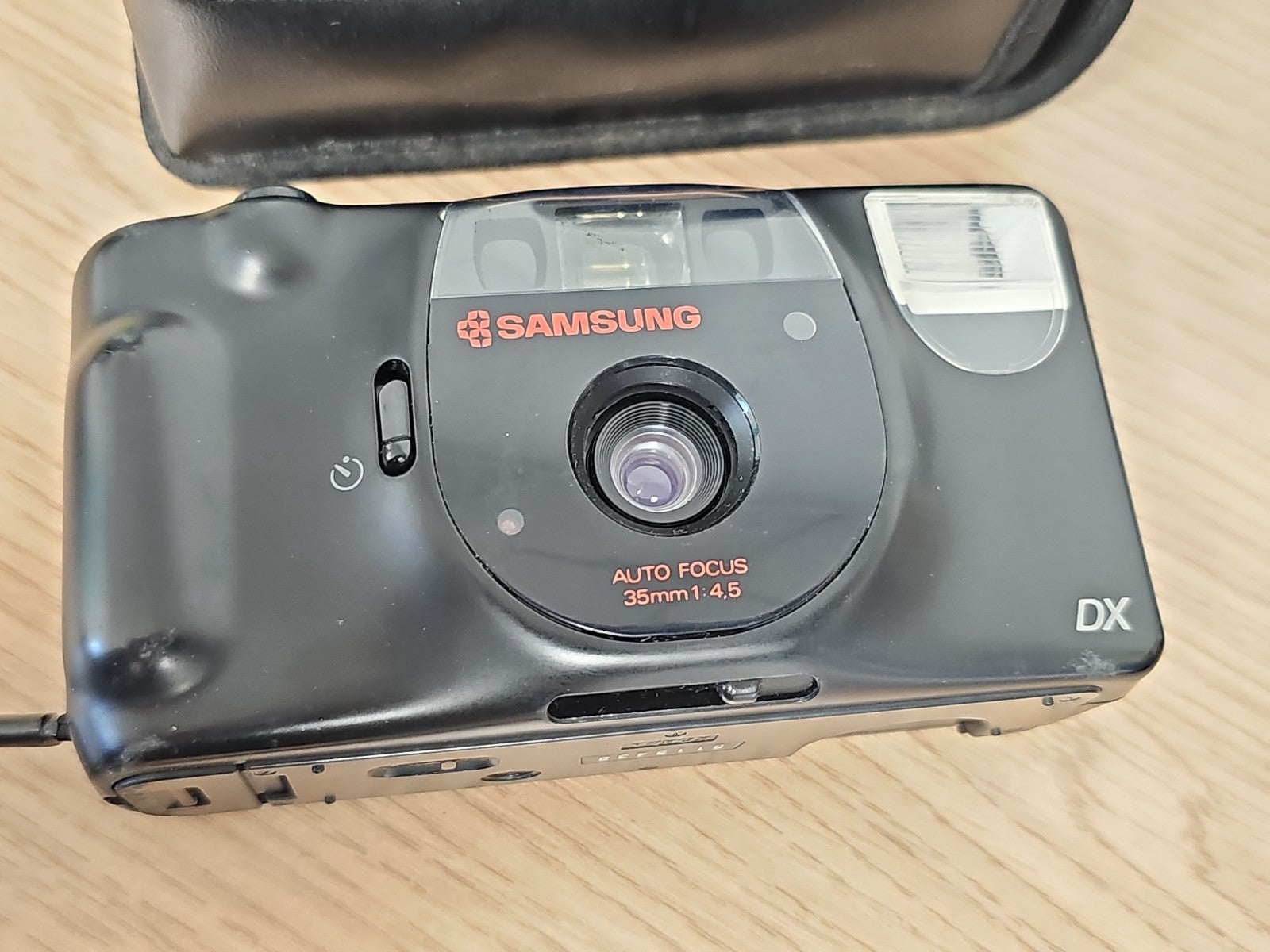 Appareil photo Samsung 35mm DX vintage noir autofocus + étui, non fonctionnel