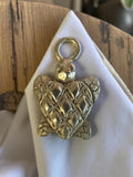 Pendentif tortue vintage métal années 50 motif texturé bijouterie rétro
