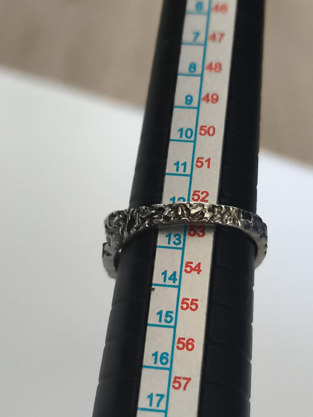 Bague vintage griffe finition noire pierre rouge gothique taille 53
