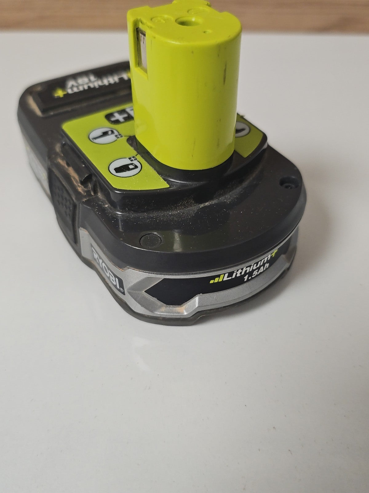 Batterie Ryobi d?occasion non testée, vendue en l?état pour outils électriques 1
