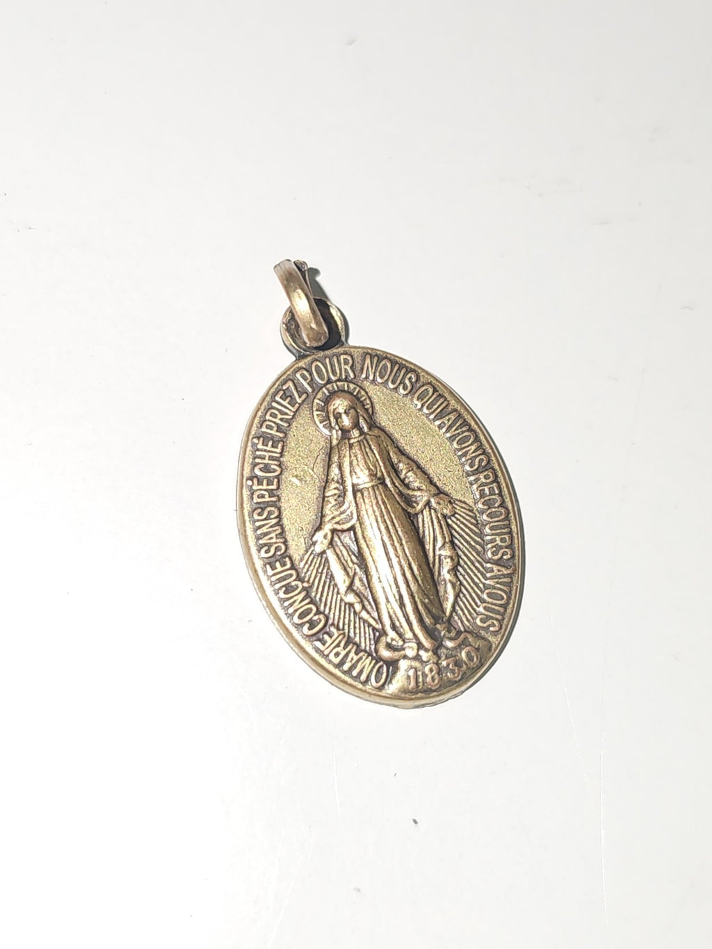 Ancienne médaille religieuse catholique vintage, petite pendentif rétro collecti
