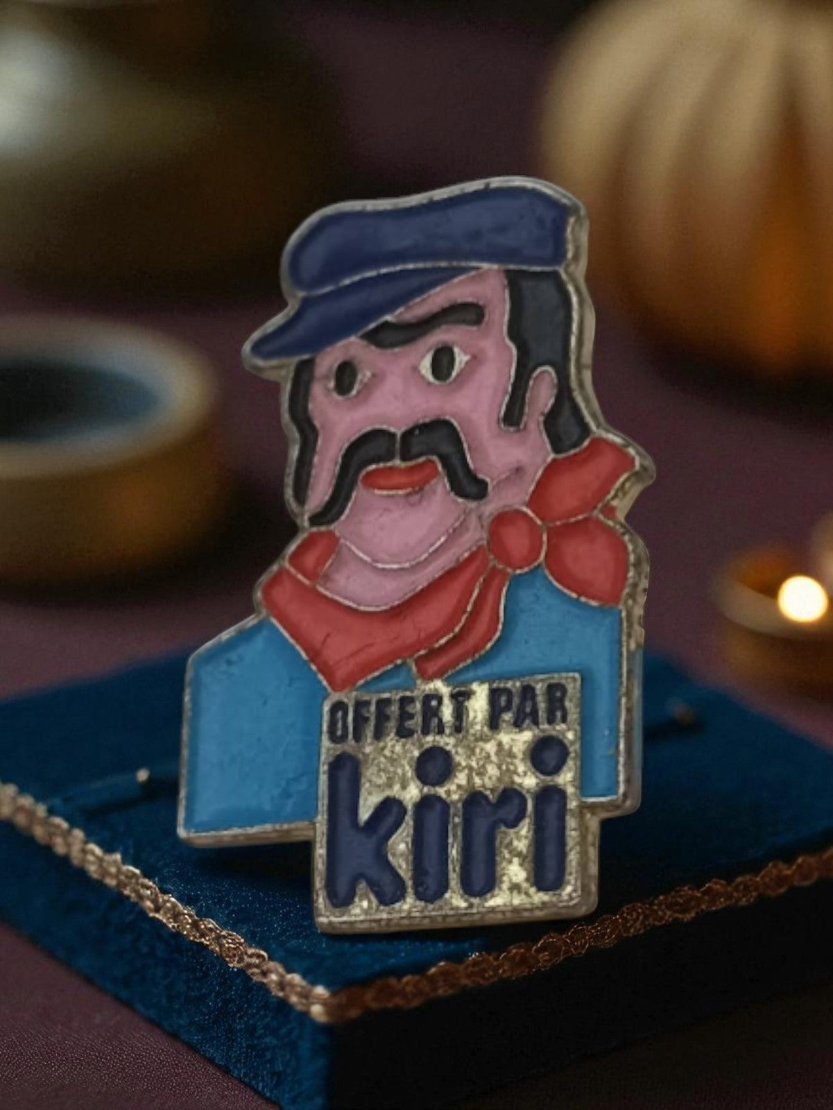 Pin's publicitaire Kiri vintage – badge rétro offert par Kiri années 80-90