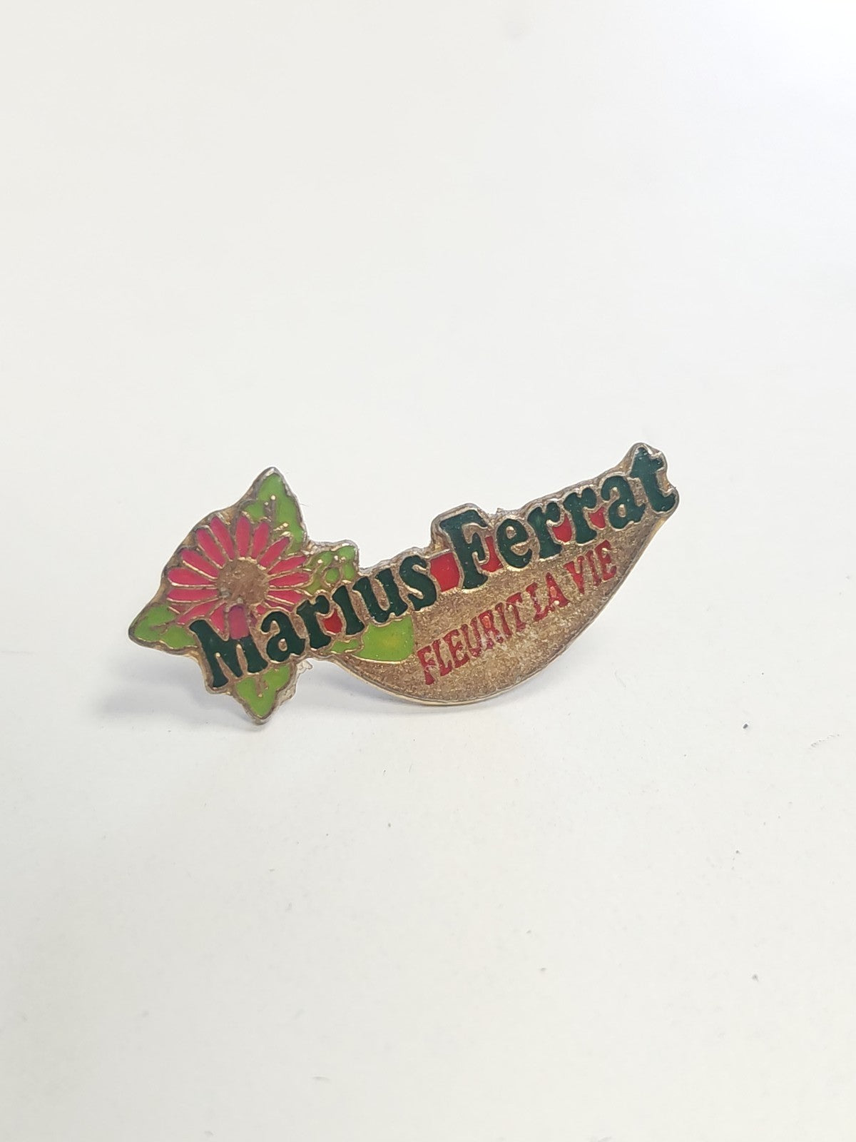 Pin's rétro ancien Marius Ferrat collection vintage badge broche pour amateur