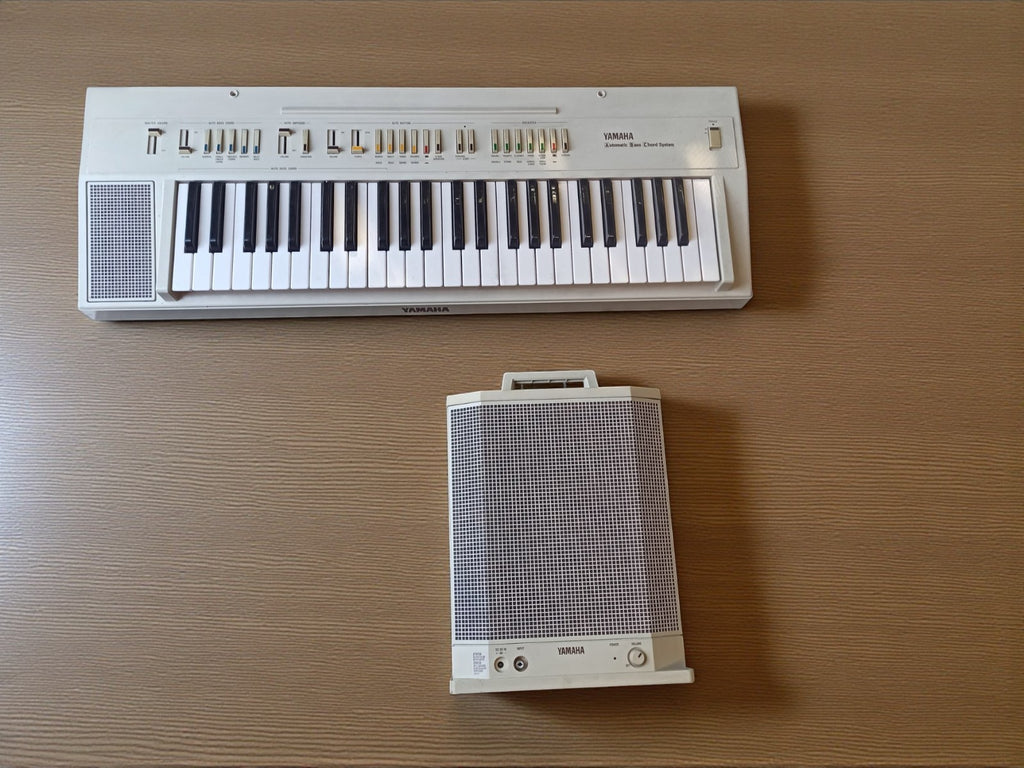 Clavier Yamaha Automatic Bass Chord System + Haut-parleur vintage non testé