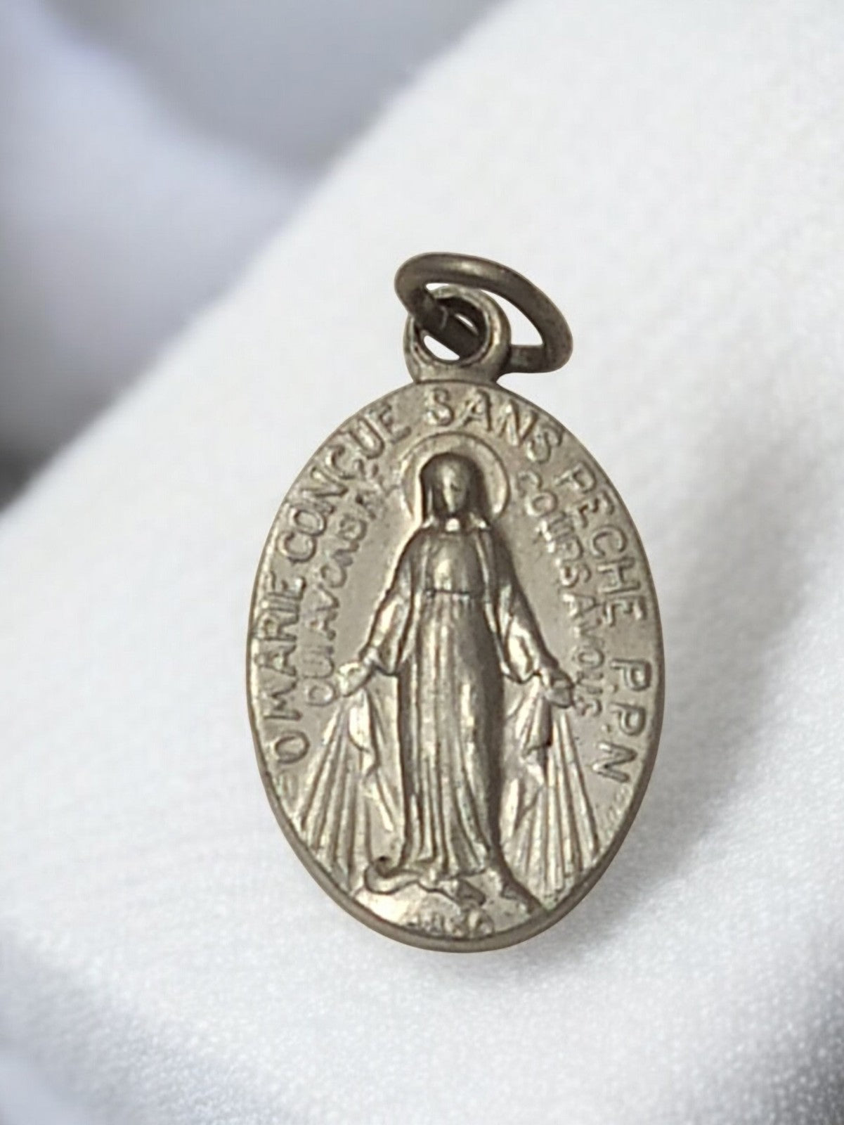 Médaille religieuse ancienne Vierge Miraculeuse vintage ovale métal prière