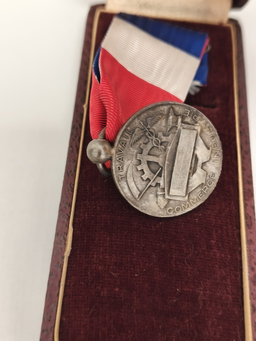 Médaille du travail ancienne République Française ruban tricolore avec écrin Lec