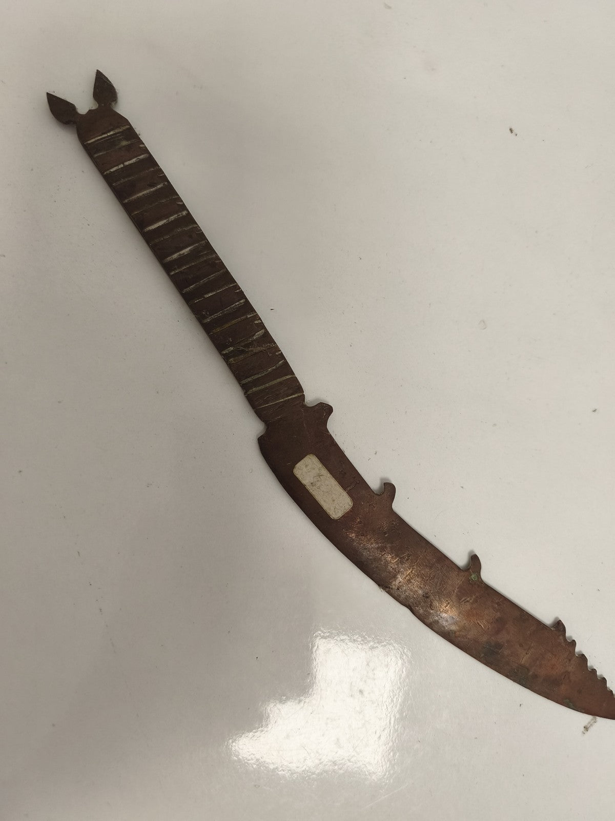 Coupe-papier ancien militaire WW1, métal patiné, lame décorative, époque XXe