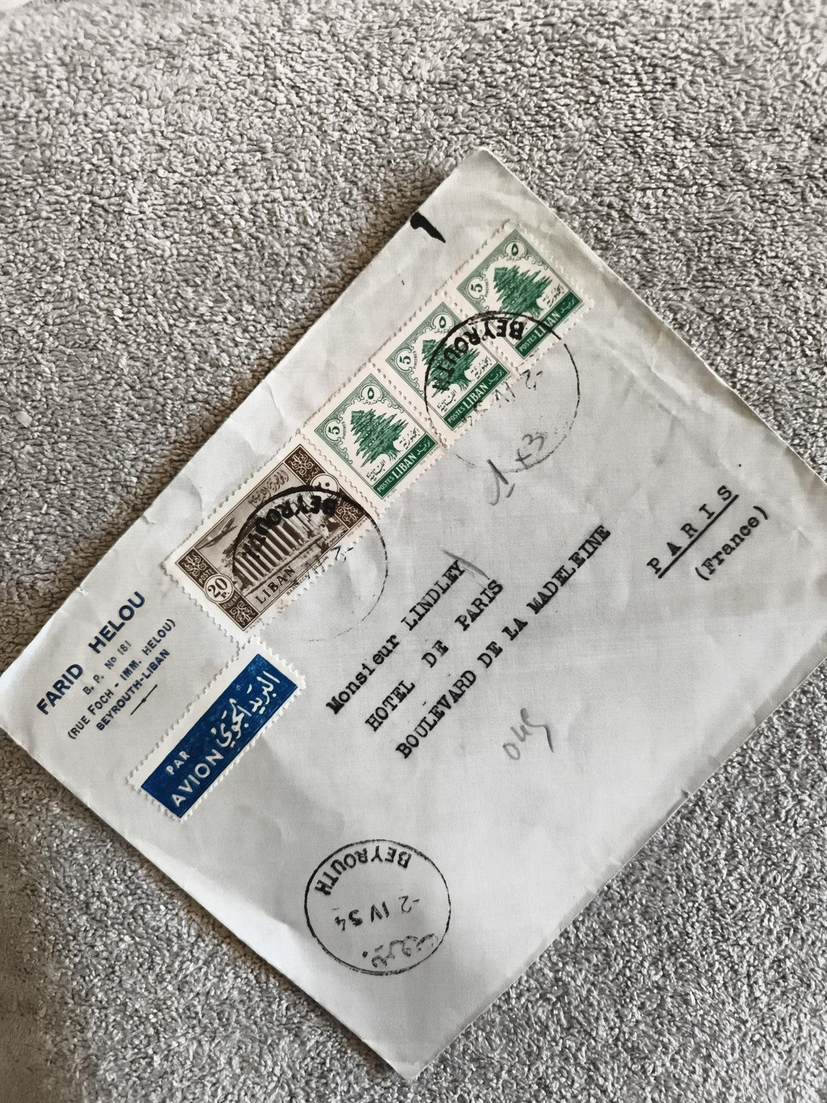 Lettre affranchie Liban 1952 timbres cèdre oblitérés Beyrouth Paris philatélie