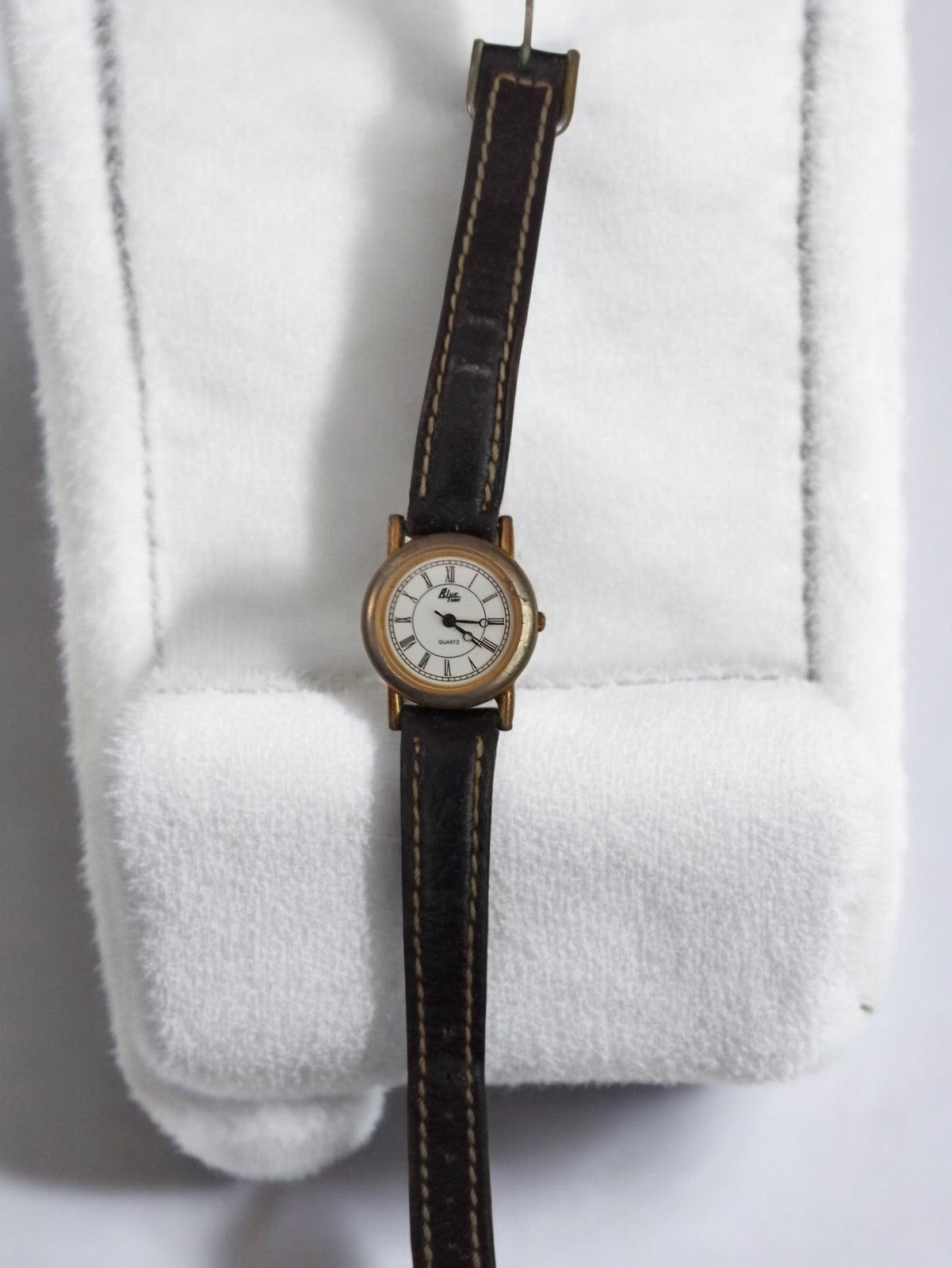 Montre femme vintage Blue Time quartz rétro cadran blanc ancien à pile