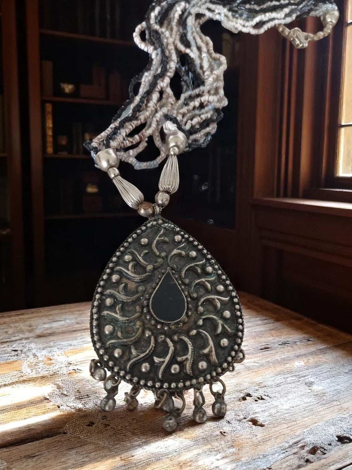 Collier ethnique berbère vintage en perles de verre