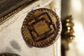 Bouton bois décor doré motif géométrique – Tradition française, authenticité