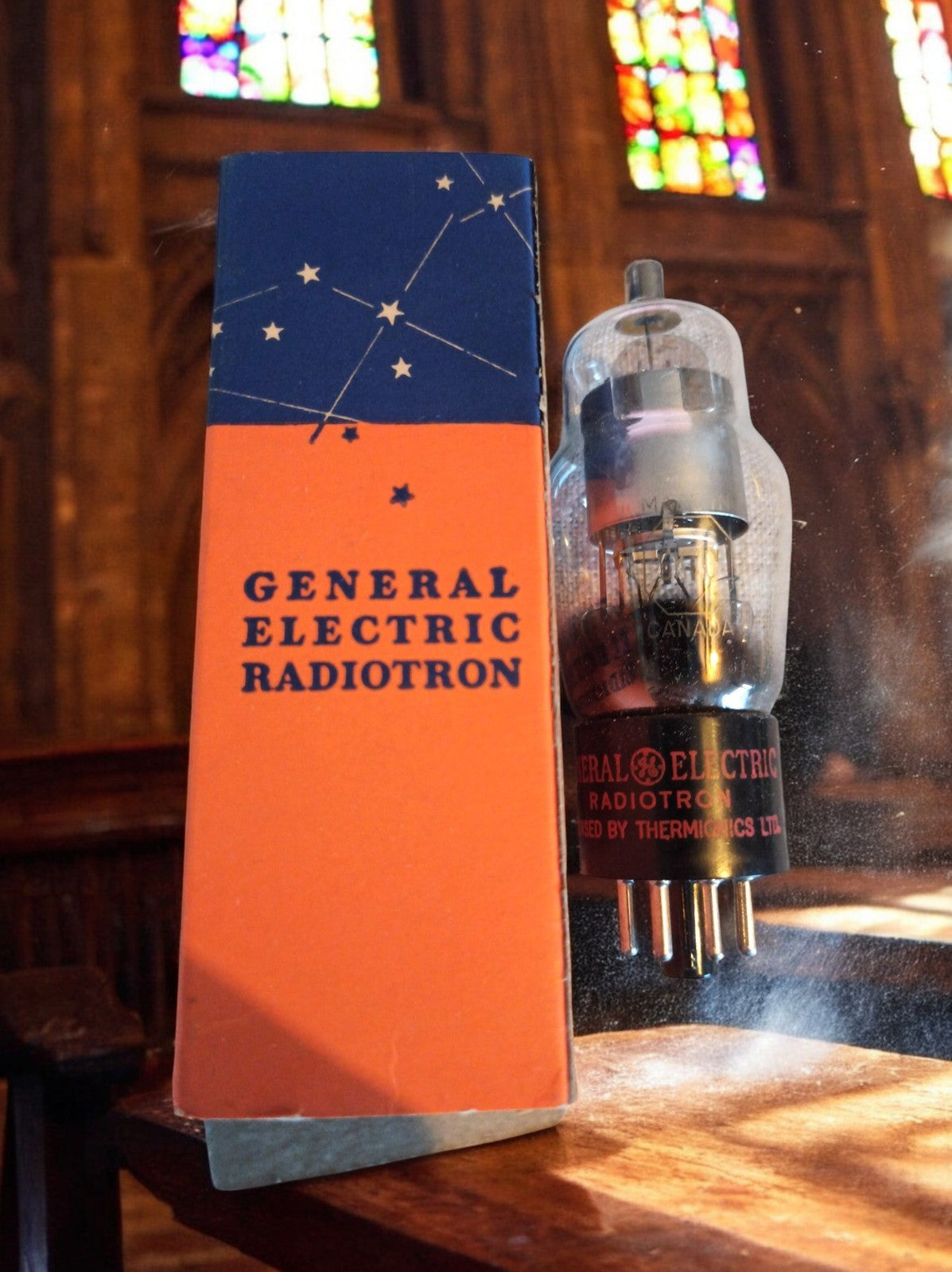 Lampe radio vintage GENERAL ELECTRIC Radiotron avec boîte, tube électronique