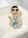 Pin's vintage Olympique de Marseille OM badge rétro caricature Ericsson
