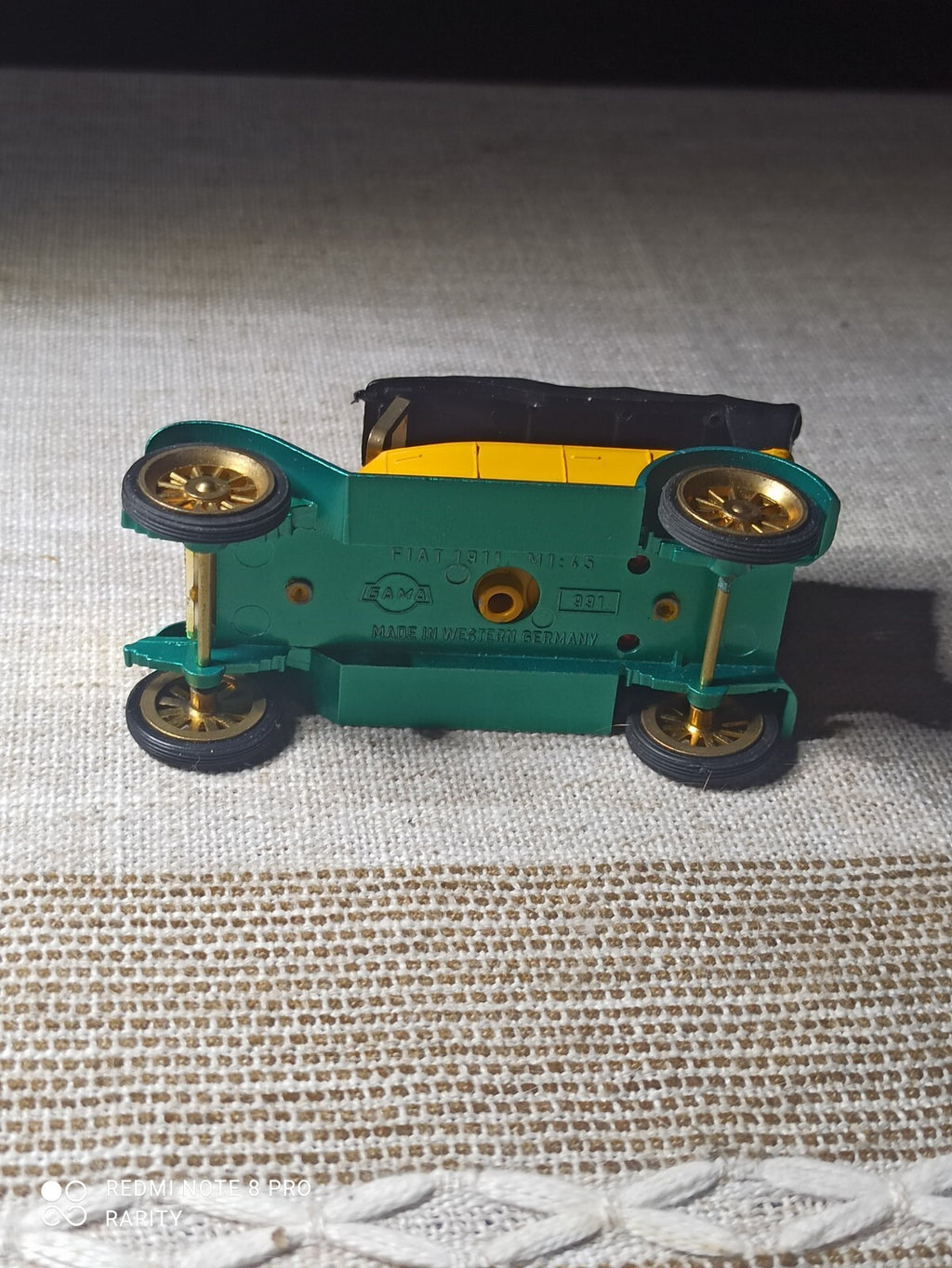 Voiture miniature Gama Fiat 1911 métal jaune vert capote noire vintage