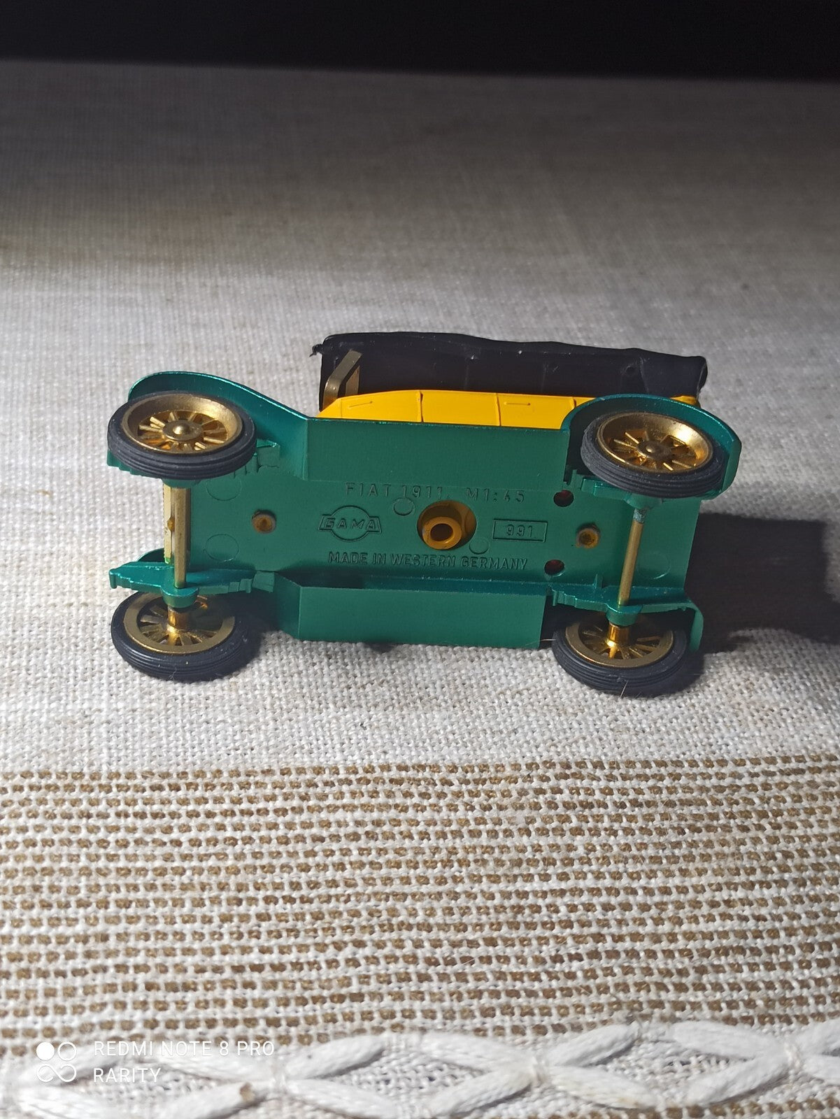Voiture miniature Gama Fiat 1911 métal jaune vert capote noire vintage
