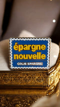 Pin's vintage Épargne Nouvelle Colis Épargne France métal argenté années 80