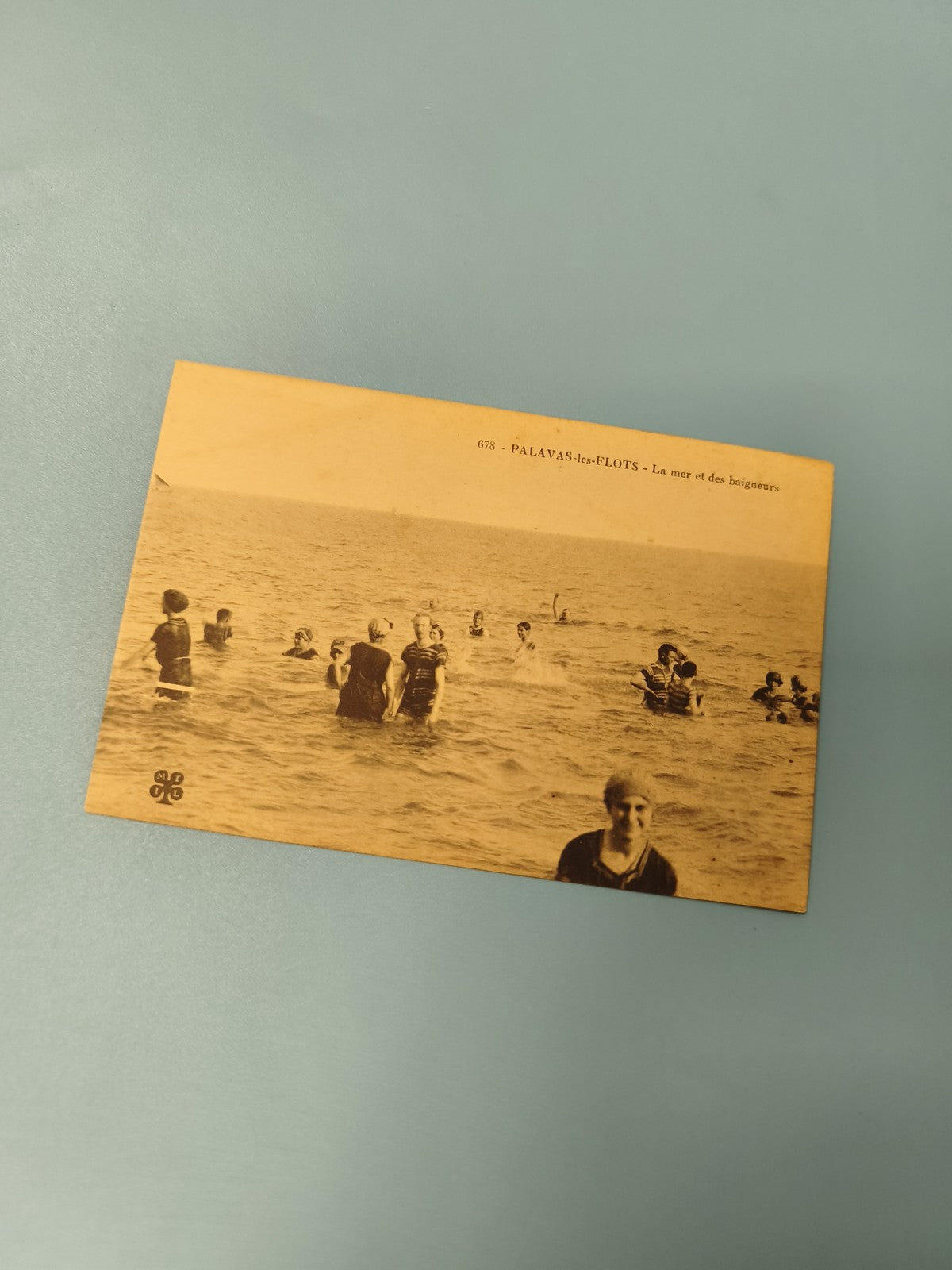 Carte postale ancienne Palavas-les-Flots mer baigneurs vintage bord de mer