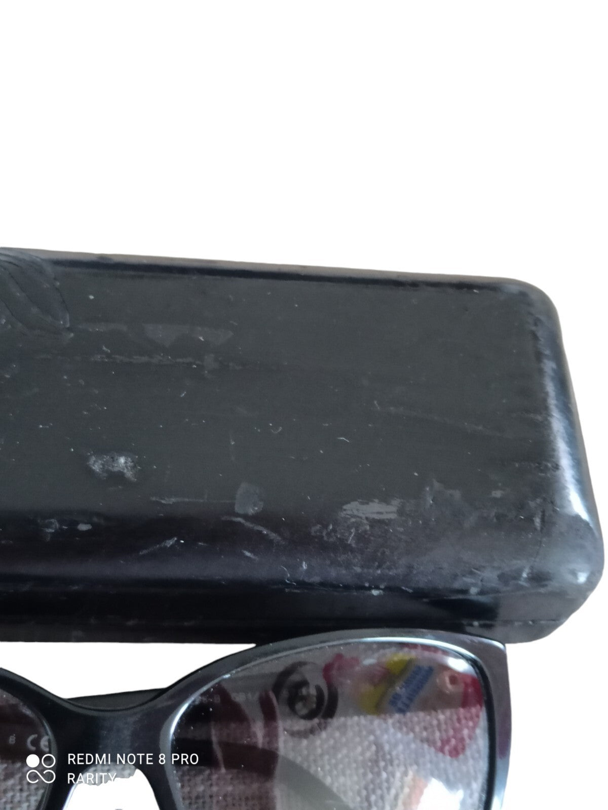 Lunettes de soleil Versace femme noir avec étui et lingette, logo visible