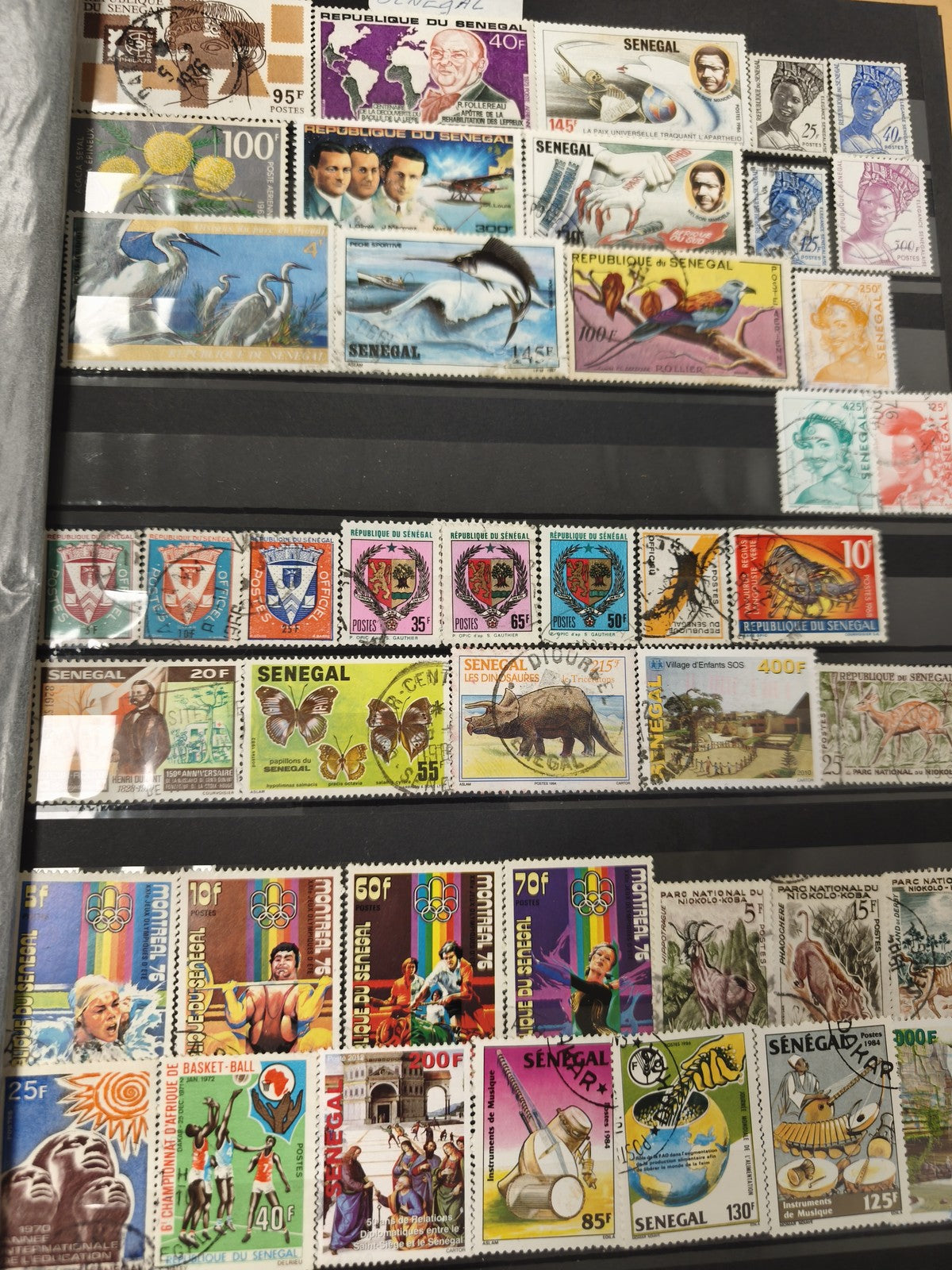 Lot de timbres Sénégal variés, thèmes animaux, sport et personnalités, multicolo