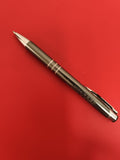 Stylo ancien à bille métal aspect chromé vintage, clip, finition brillante