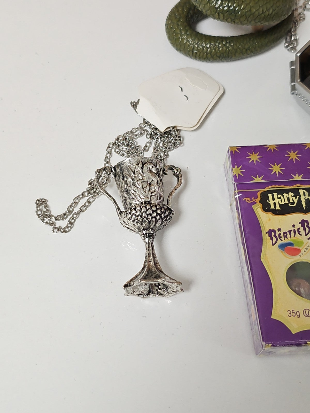 Lot figurines Harry Potter et bijoux thématiques films saga magie jouets accesso