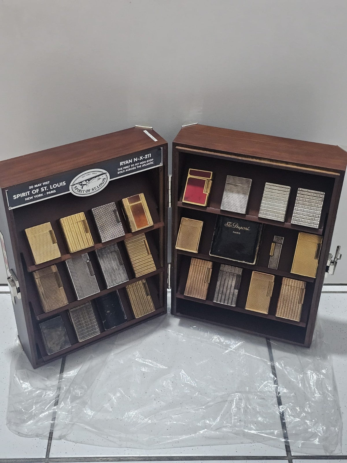 Support exposition Spirit of St Louis en bois présentoir vitrine briquet neuf