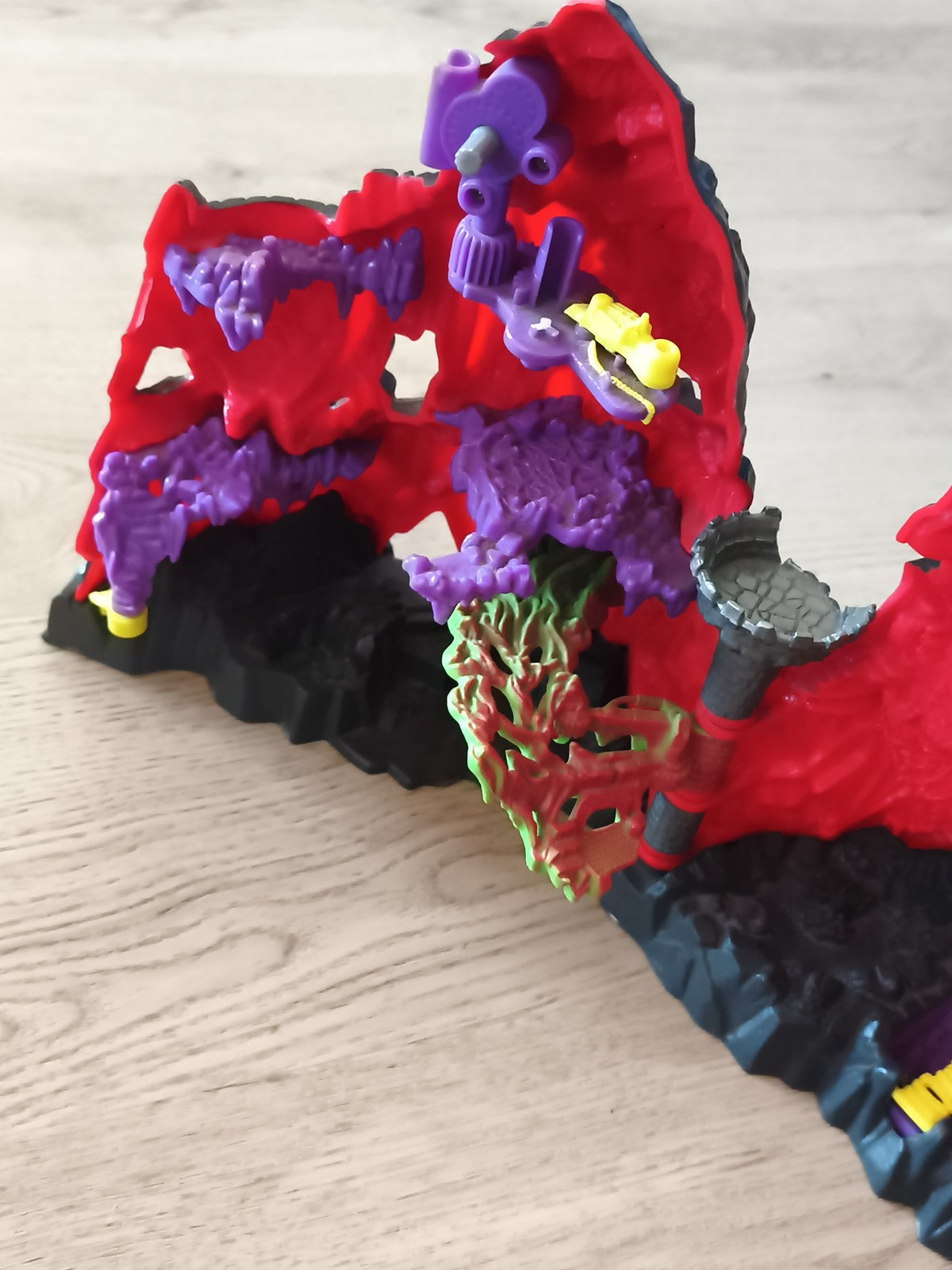 Playset Mighty Max vintage volcan crâne rouge noir figurines années 90