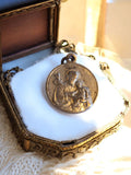 Médaille religieuse ancienne dorée, Vierge à l'Enfant, vintage, pendentif