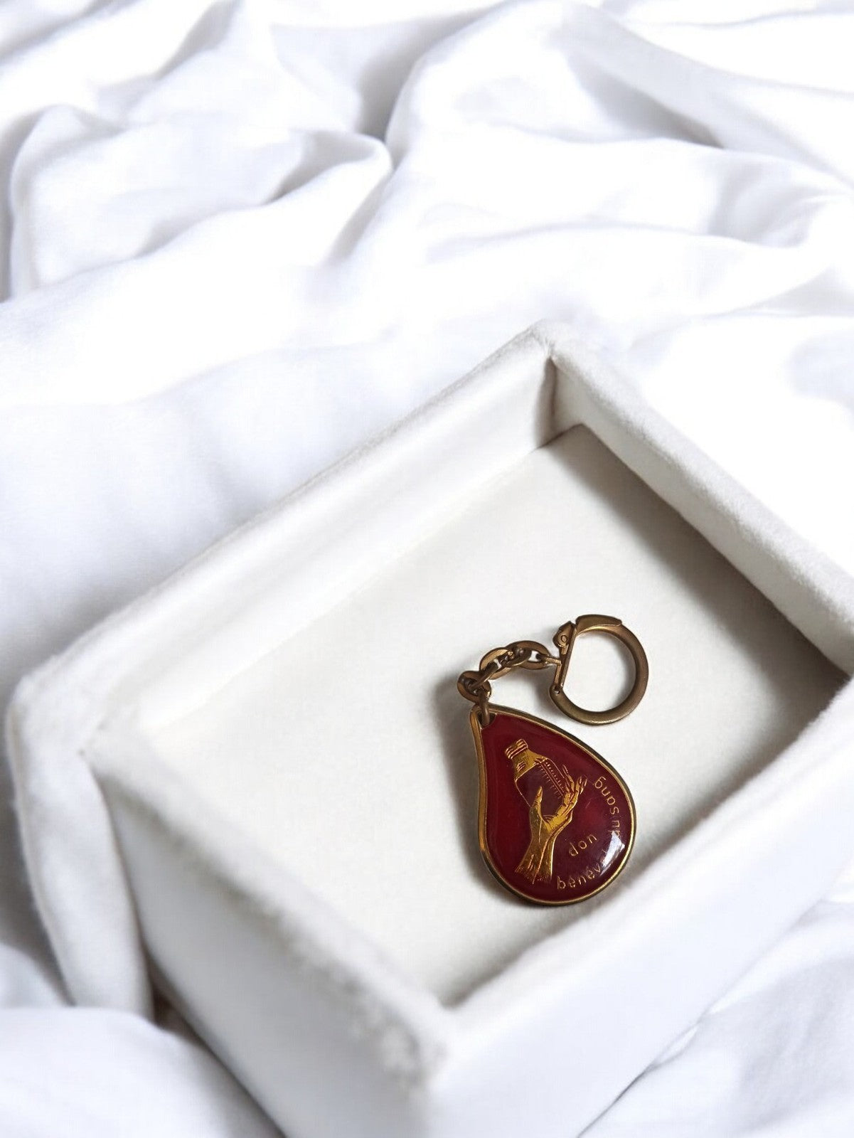 Porte-clés vintage goutte rouge don du sang rétro années 70 80 ancien