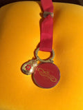 Porte-clés vintage Champagne Tsarine Reims, ruban rose, médaillon rétro