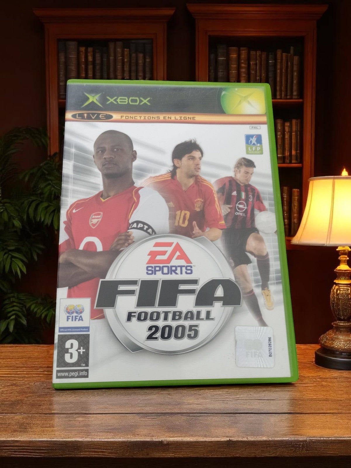 Jeu Xbox FIFA 2005 complet vintage, EA Sports, football rétro
