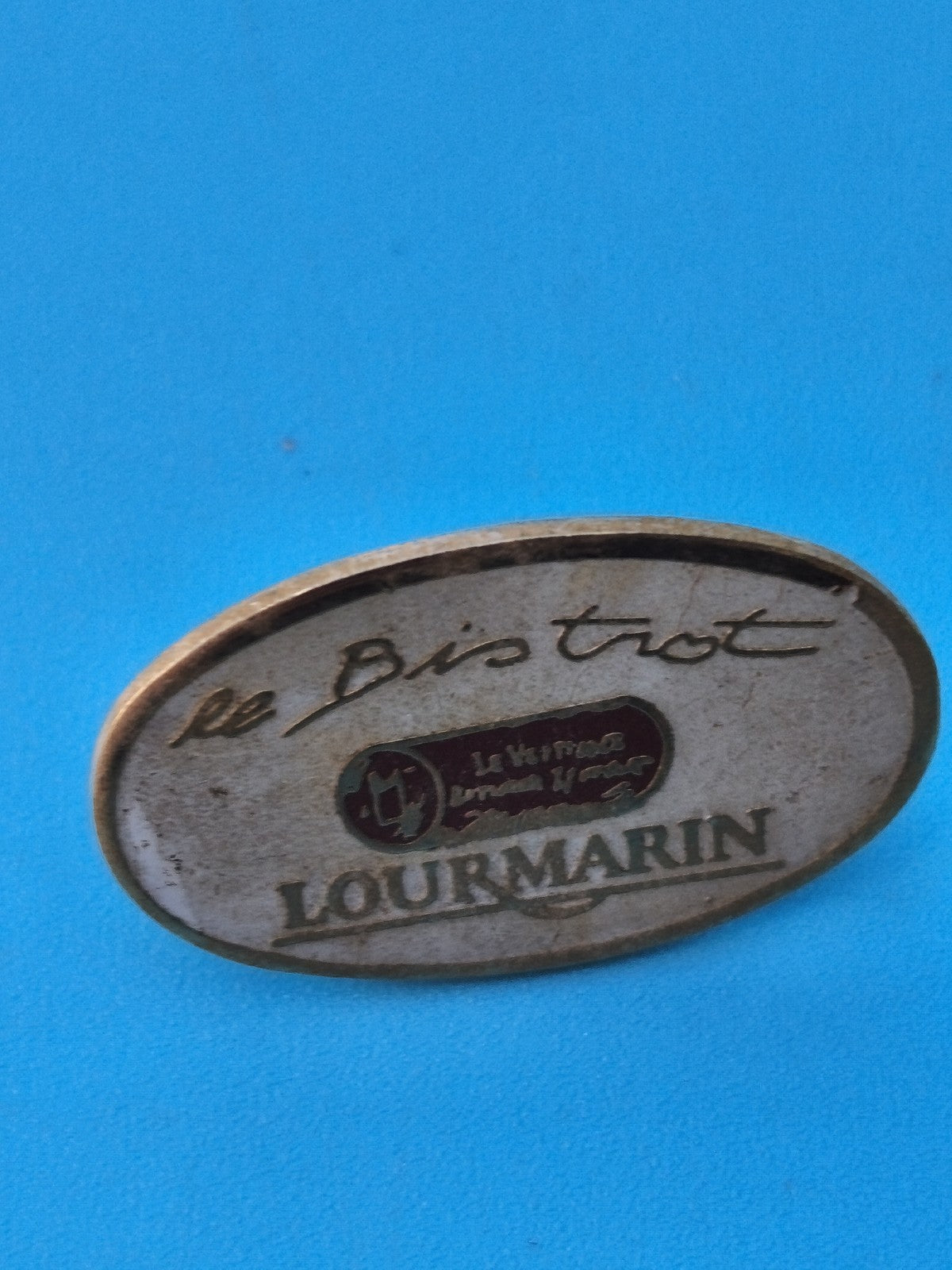Vintage pin's publicitaire Le Bistrot Lourmarin ovale ancien collection