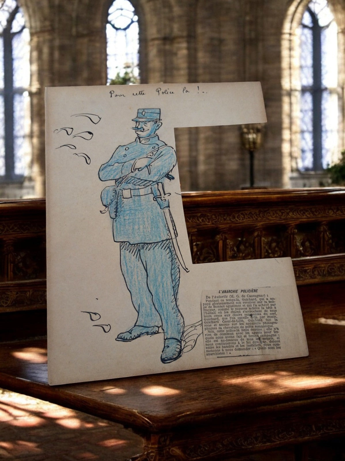 Caricature militaire satirique début XXe, illustration vintage police, dessin or