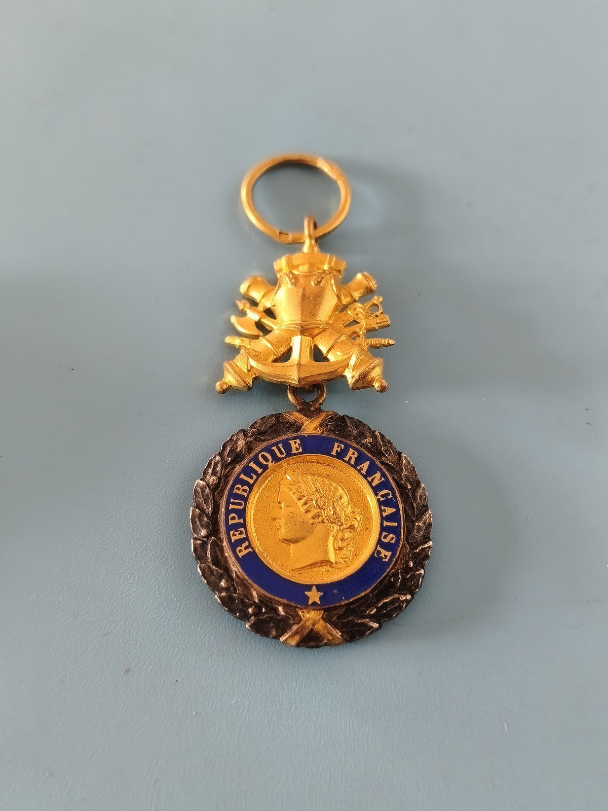 Médaille Militaire Française 5e République authentique décoration France armée