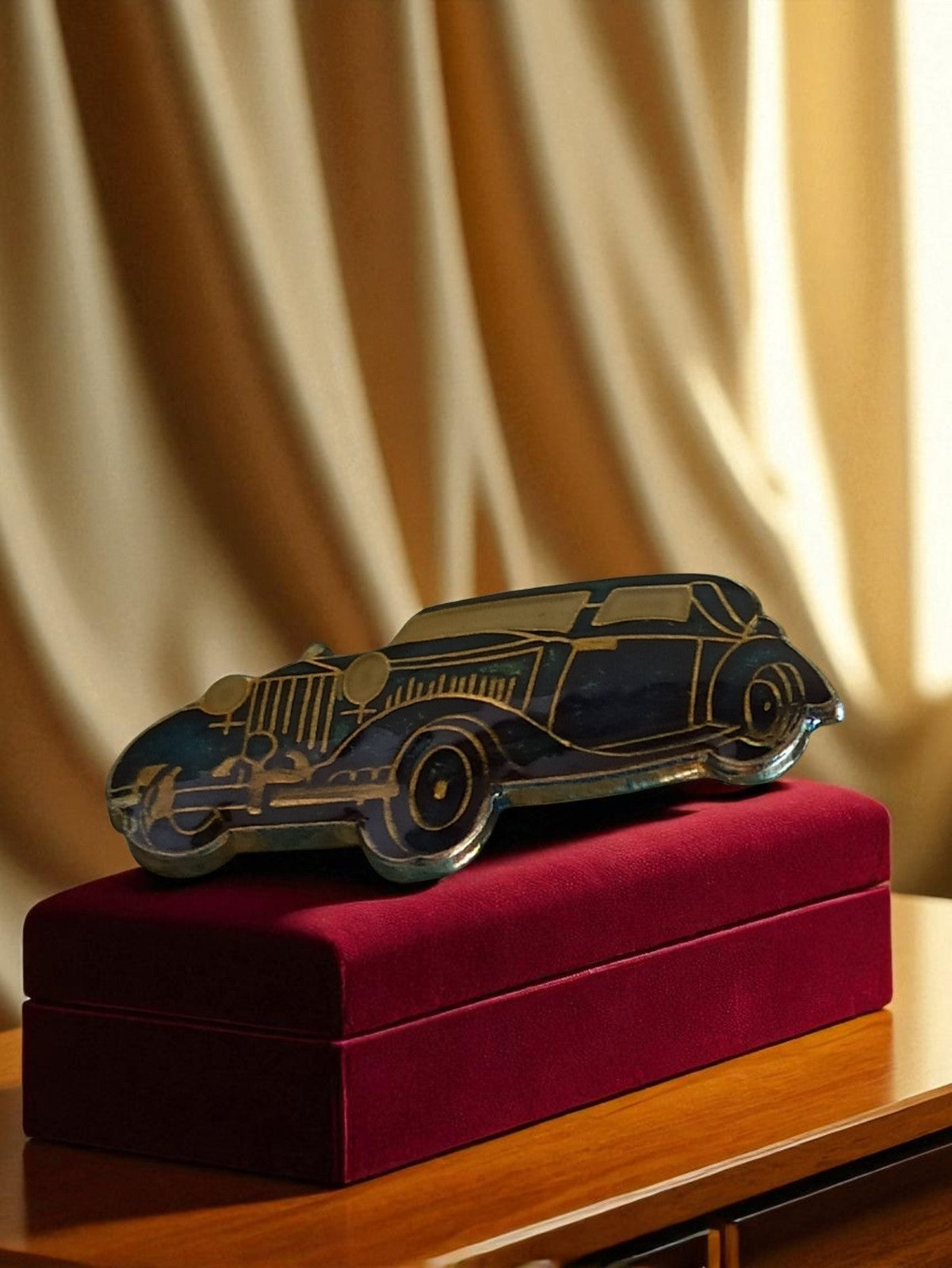Pin's vintage voiture ancienne émail bleu, publicité rétro auto badge