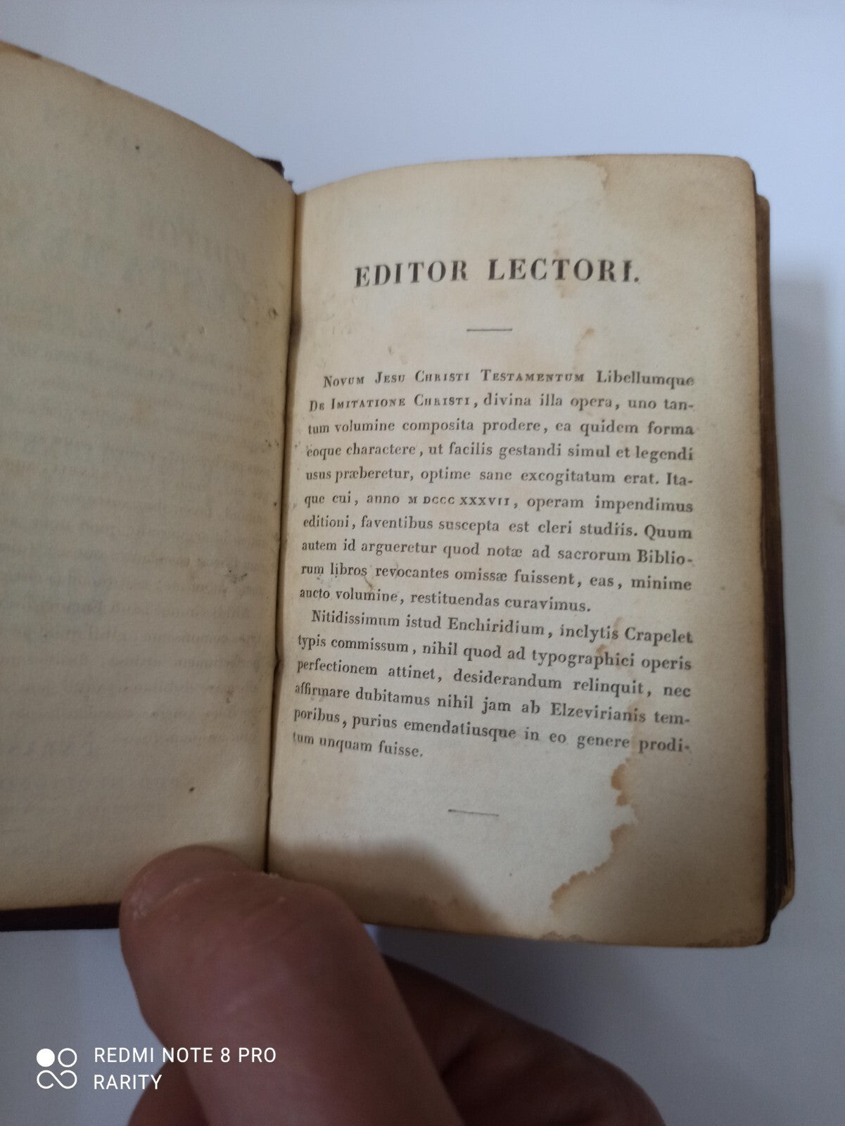 Livre ancien Nouveau Testament latin 1843 reliure rouge dorée rare