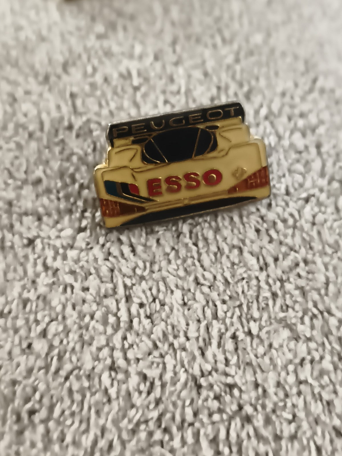 Pin's Peugeot Esso vintage voiture sport auto racing années 90 (Ref 6)